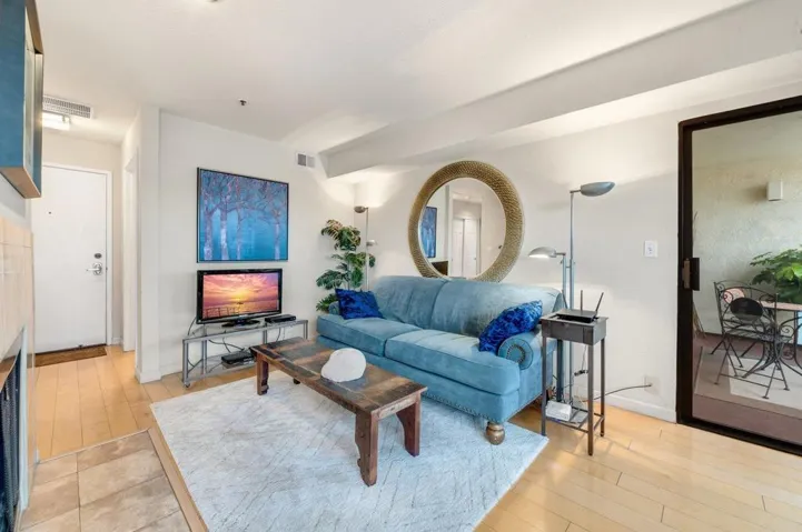 117 California Avenue D300, Palo Alto, California 94306