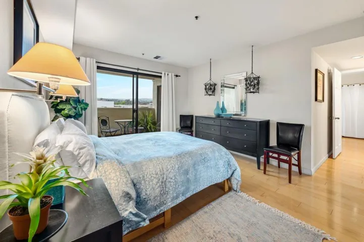 117 California Avenue D300, Palo Alto, California 94306