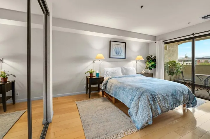 117 California Avenue D300, Palo Alto, California 94306