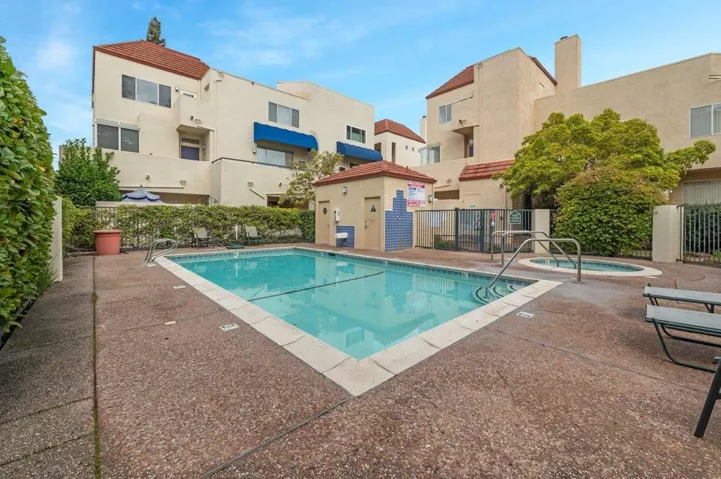117 California Avenue D300, Palo Alto, California 94306
