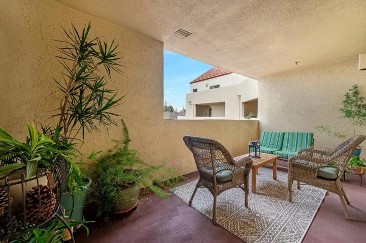 117 California Avenue D300, Palo Alto, California 94306