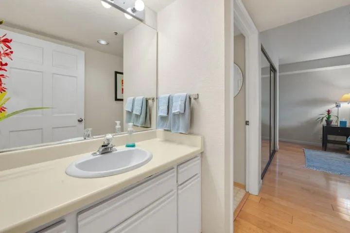 117 California Avenue D300, Palo Alto, California 94306