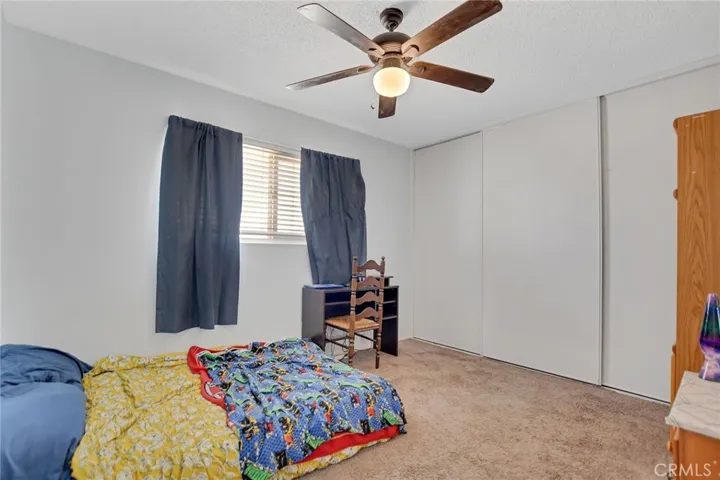 10804 Kiavan Road, Apple Valley, California 92308