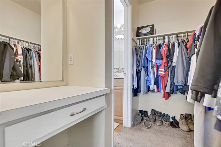 10804 Kiavan Road, Apple Valley, California 92308