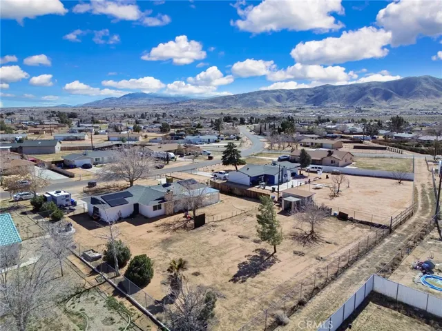 10804 Kiavan Road, Apple Valley, California 92308