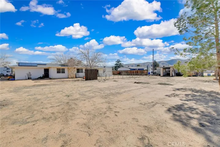 10804 Kiavan Road, Apple Valley, California 92308