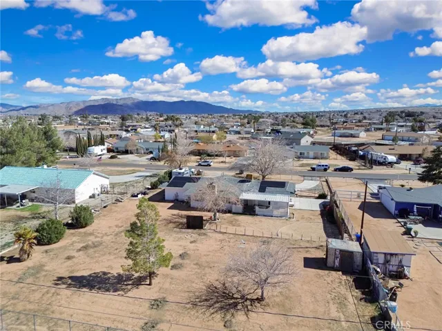 10804 Kiavan Road, Apple Valley, California 92308