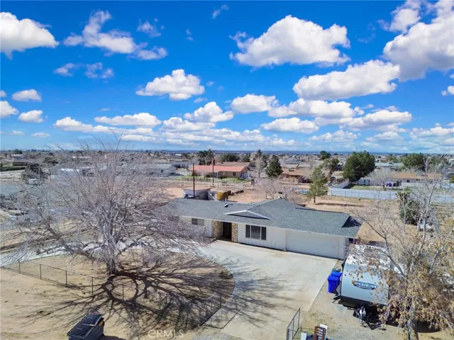 10804 Kiavan Road, Apple Valley, California 92308
