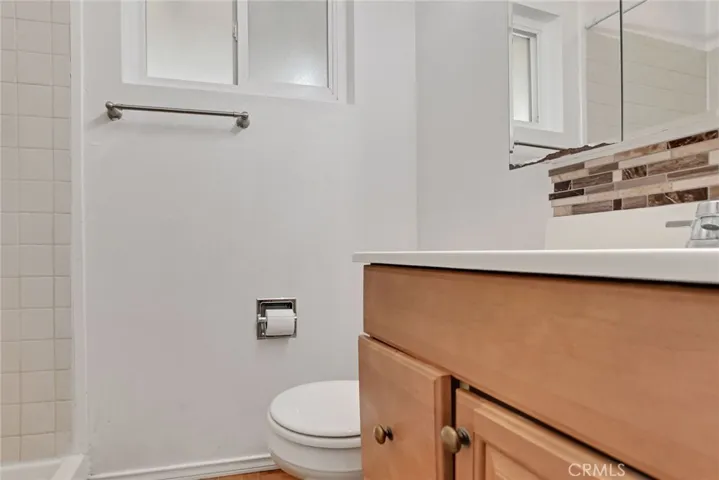 10804 Kiavan Road, Apple Valley, California 92308