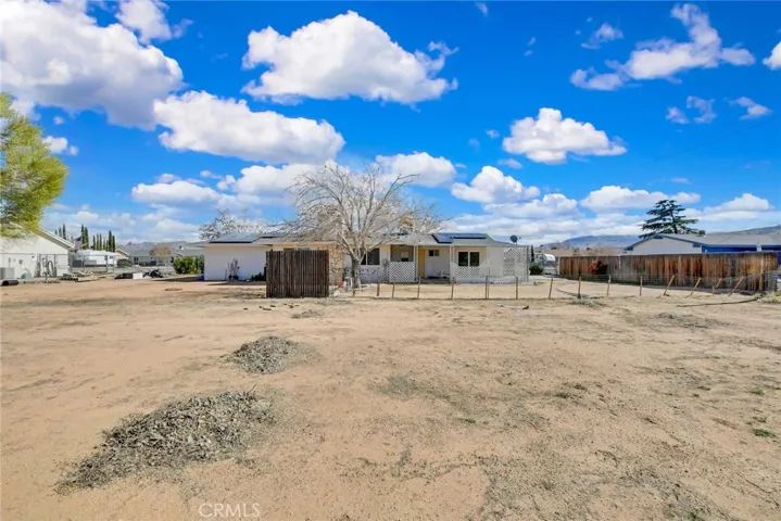 10804 Kiavan Road, Apple Valley, California 92308