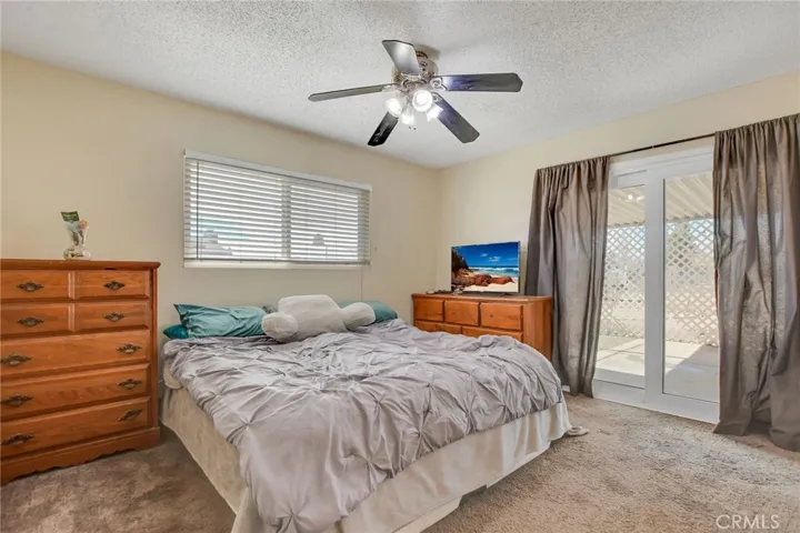 10804 Kiavan Road, Apple Valley, California 92308