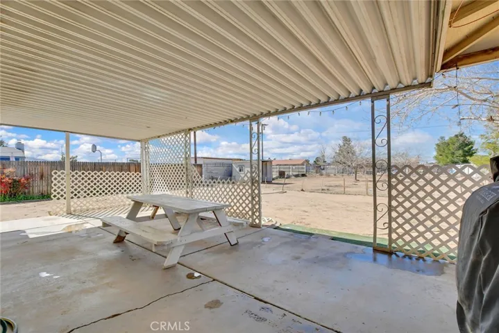10804 Kiavan Road, Apple Valley, California 92308