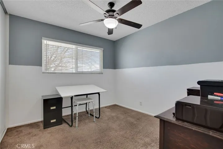 10804 Kiavan Road, Apple Valley, California 92308