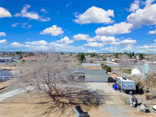 10804 Kiavan Road, Apple Valley, California 92308