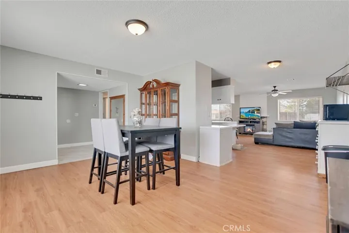10804 Kiavan Road, Apple Valley, California 92308