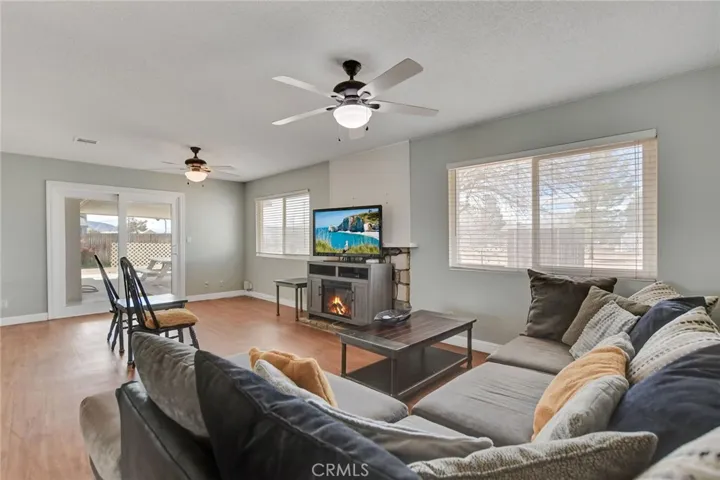 10804 Kiavan Road, Apple Valley, California 92308