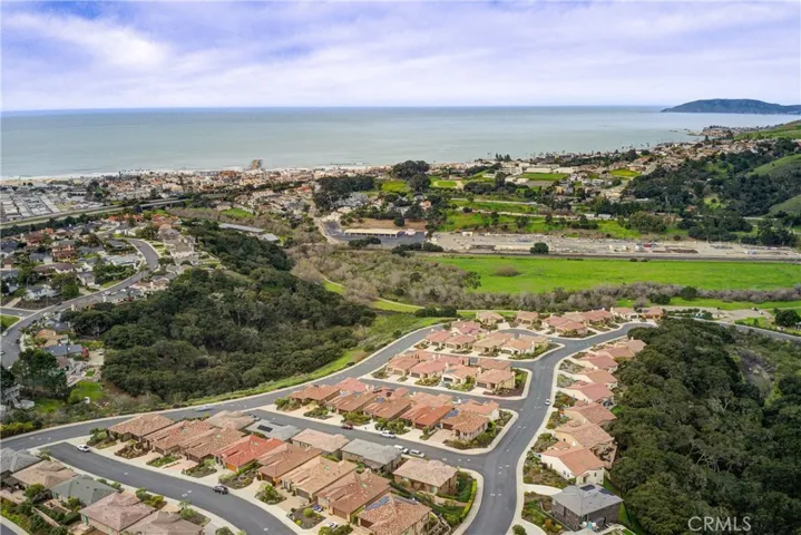 Neighborhood. Close proximity to the beach and down town Pismo Beach
