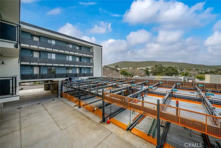 2475 Victoria Avenue Unit 403, San Luis Obispo, California 93401