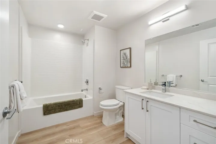 2475 Victoria Avenue Unit 403, San Luis Obispo, California 93401