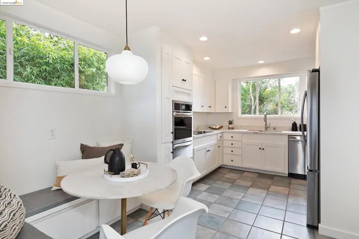 Eat-in Kitchen