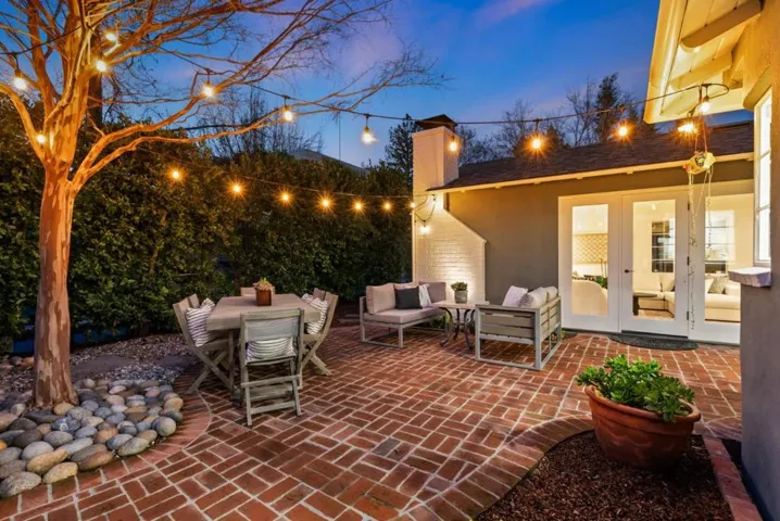 1800 Guinda Street, Palo Alto, California 94303