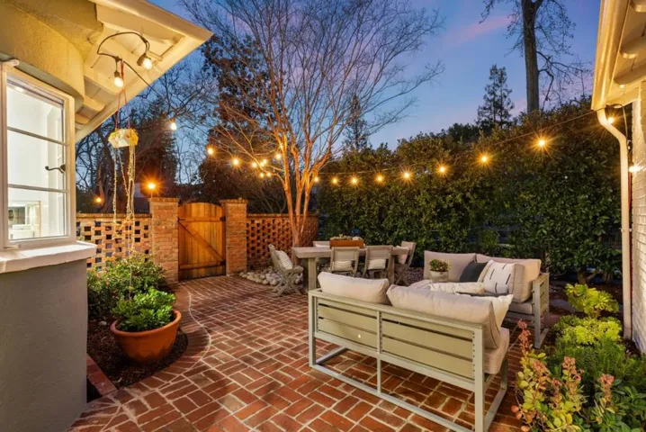 1800 Guinda Street, Palo Alto, California 94303