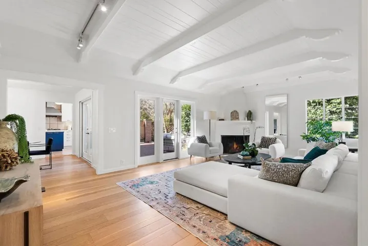 1800 Guinda Street, Palo Alto, California 94303