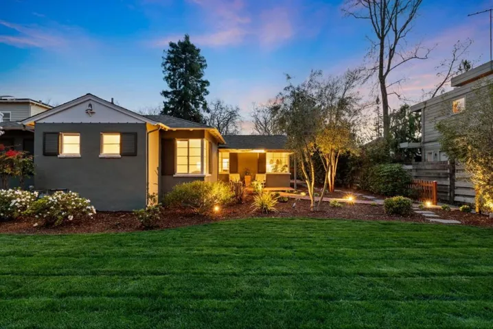 1800 Guinda Street, Palo Alto, California 94303