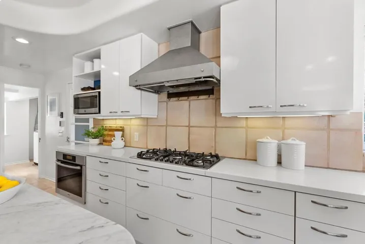 1800 Guinda Street, Palo Alto, California 94303