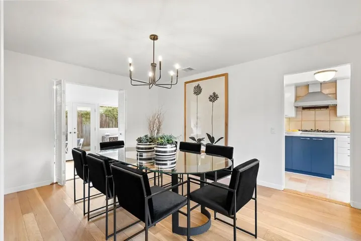 1800 Guinda Street, Palo Alto, California 94303
