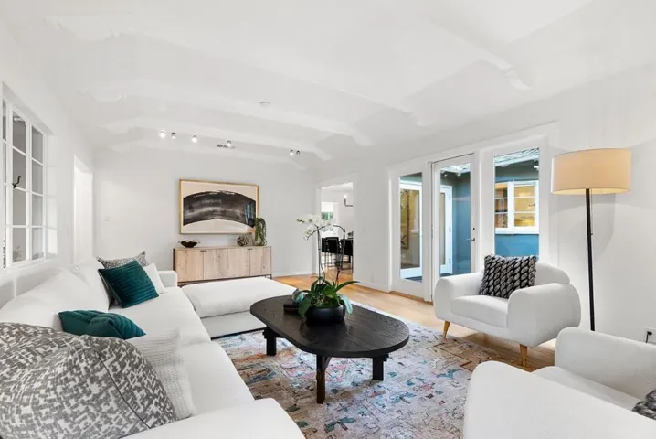 1800 Guinda Street, Palo Alto, California 94303