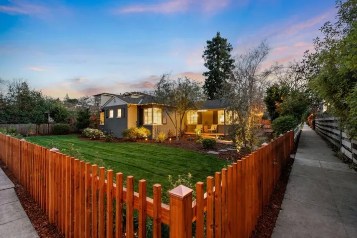 1800 Guinda Street, Palo Alto, California 94303