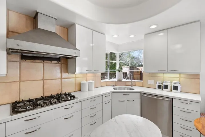 1800 Guinda Street, Palo Alto, California 94303