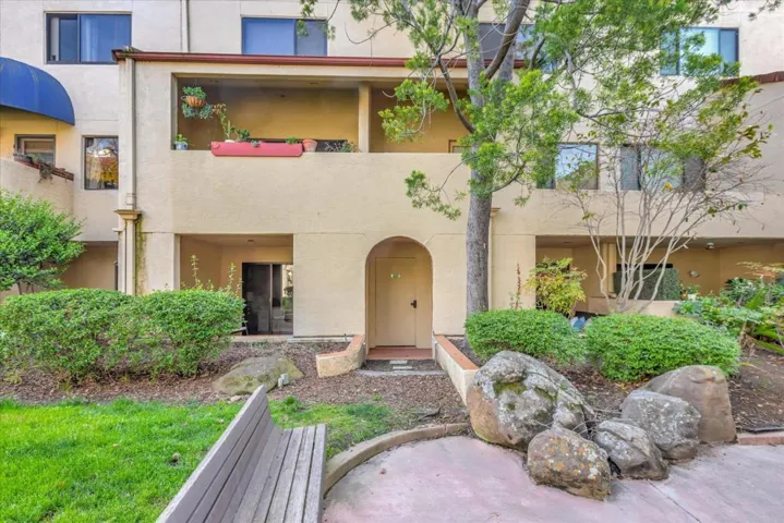 153 California Avenue F103, Palo Alto, California 94306