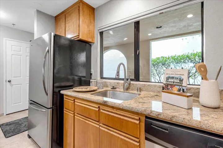 153 California Avenue F103, Palo Alto, California 94306