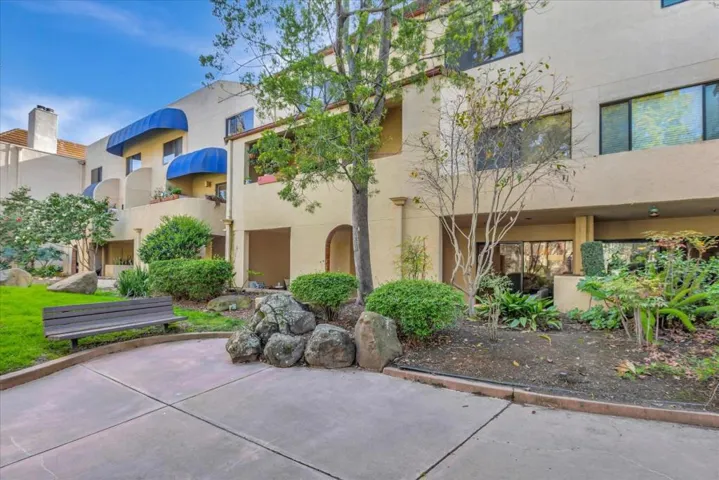 153 California Avenue F103, Palo Alto, California 94306
