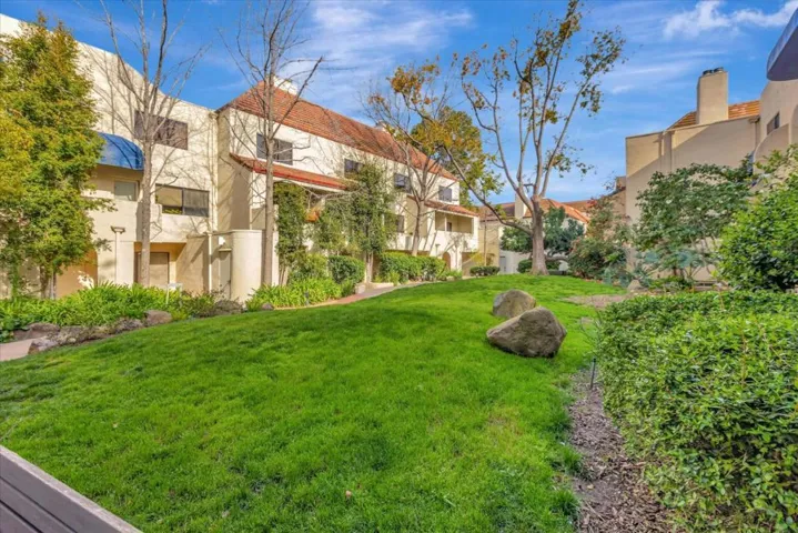 153 California Avenue F103, Palo Alto, California 94306