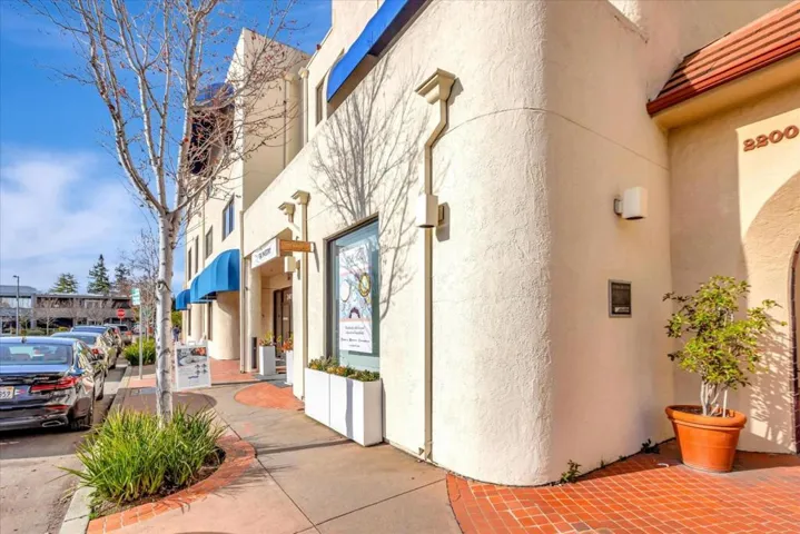 153 California Avenue F103, Palo Alto, California 94306
