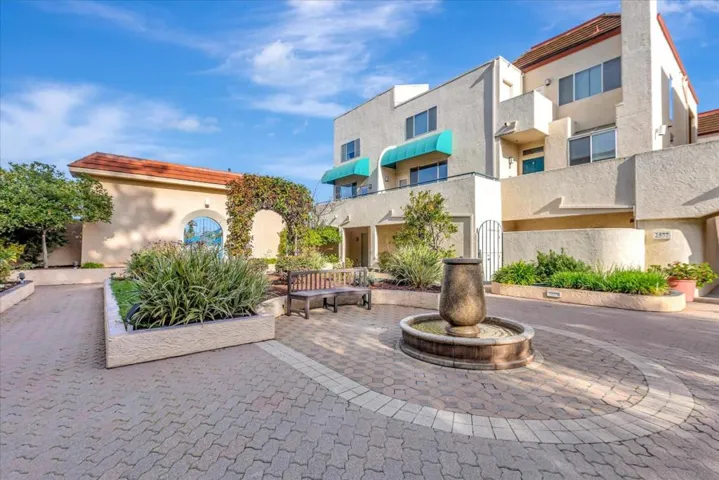 153 California Avenue F103, Palo Alto, California 94306