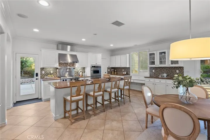 Kitchen/Informal Dining