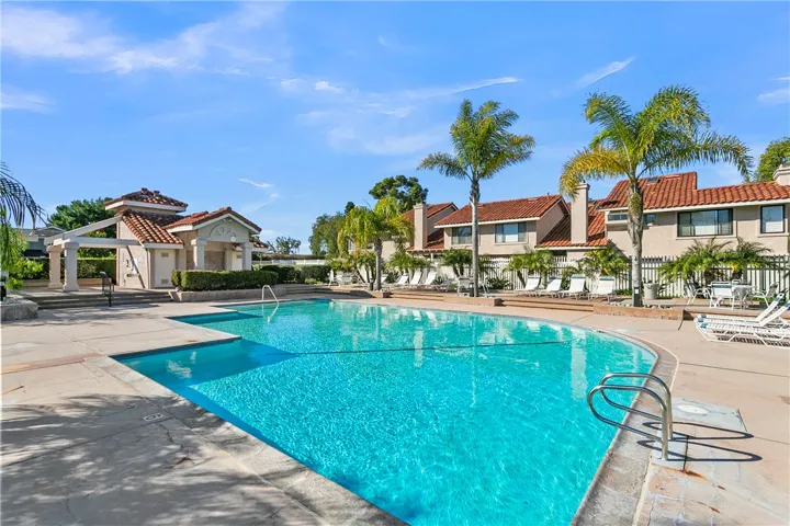 Mariposa community pool