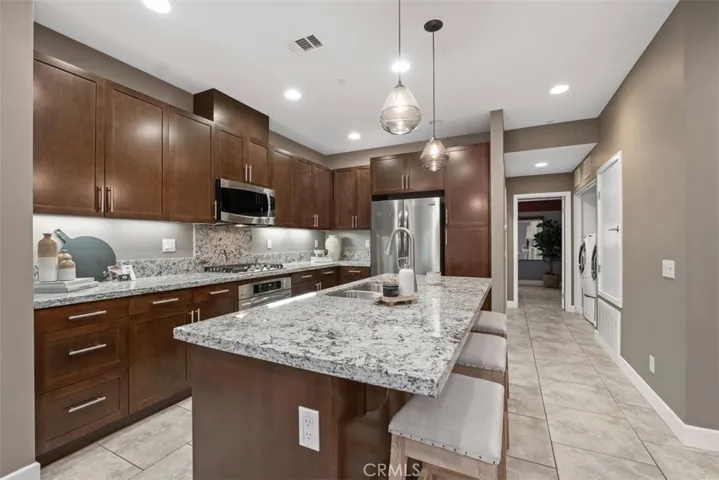 45 Soho, Irvine, California 92612