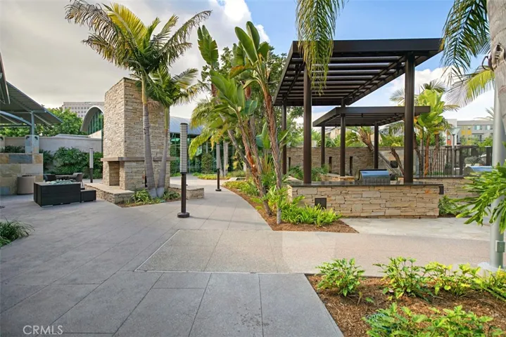 45 Soho, Irvine, California 92612