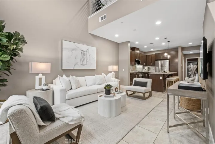 45 Soho, Irvine, California 92612