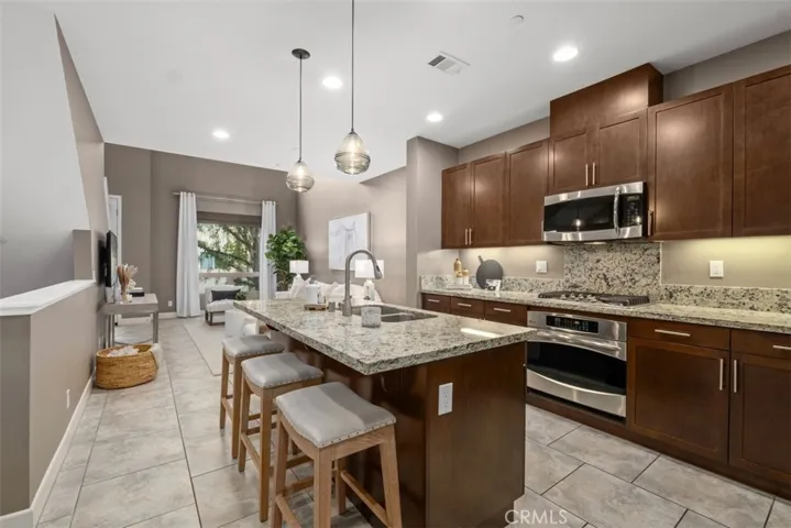 45 Soho, Irvine, California 92612