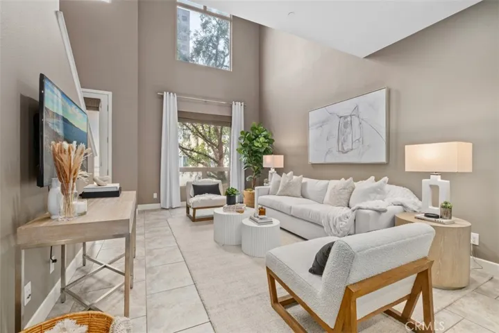 45 Soho, Irvine, California 92612