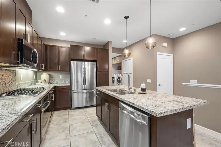 45 Soho, Irvine, California 92612