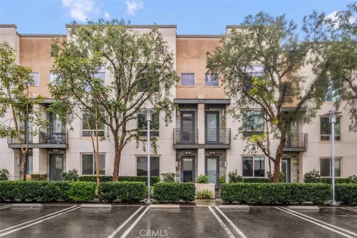 45 Soho, Irvine, California 92612