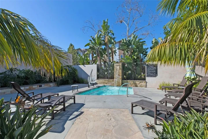 45 Soho, Irvine, California 92612