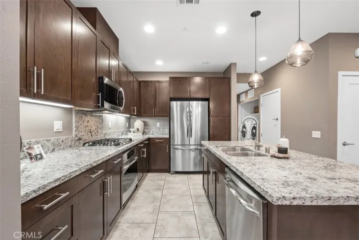 45 Soho, Irvine, California 92612
